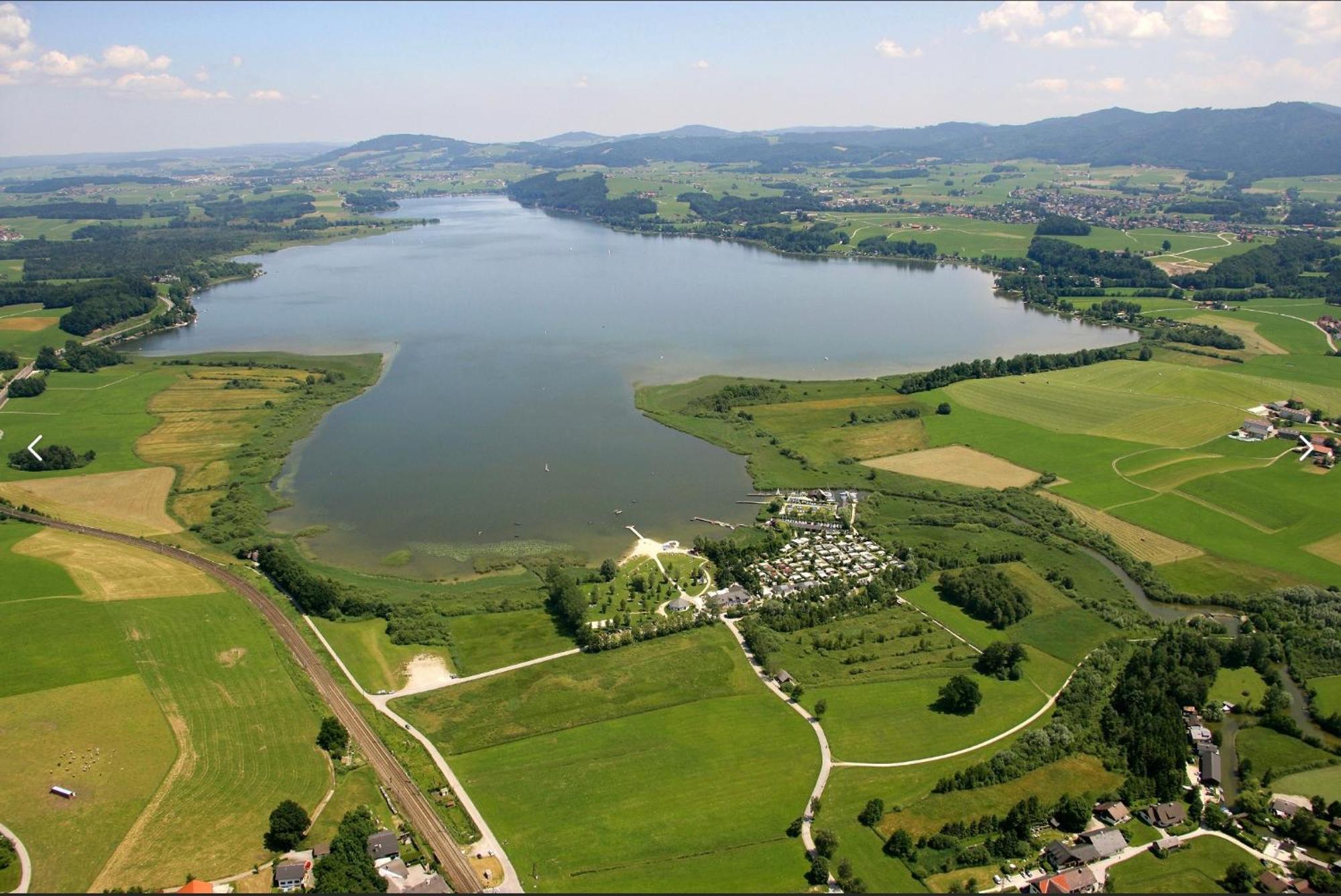 Hotel Berg Seekirchen am Wallersee Exteriör bild